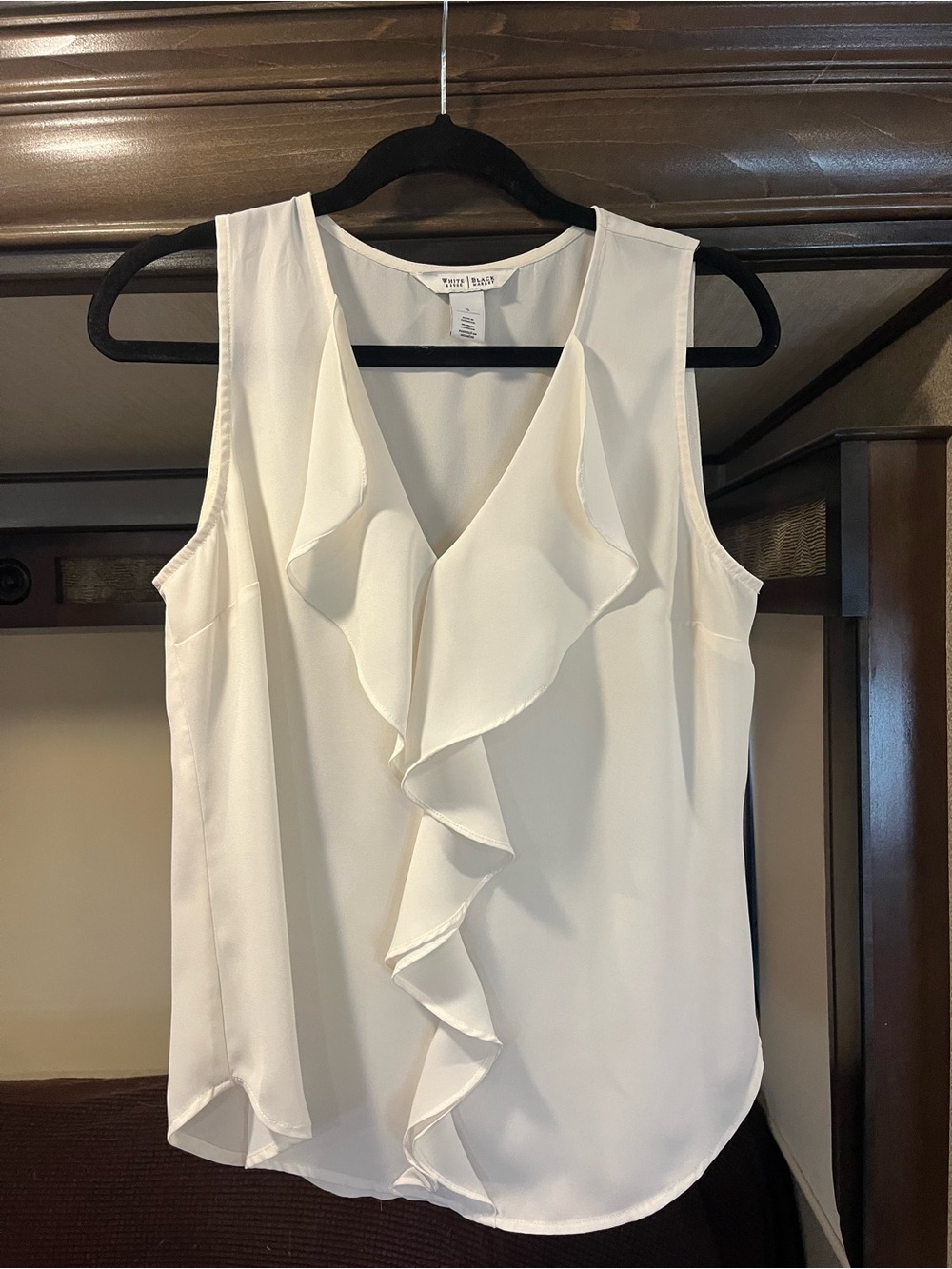 White House Black Market Ivory Ruffle V-Neck Sleeveless Camisole